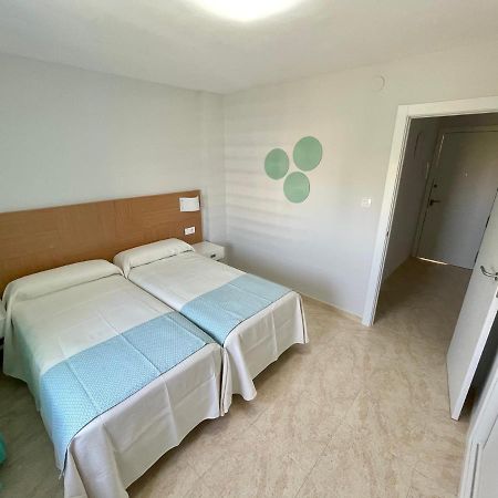 California 1 & 2, Family Only, By Hoteles California Salou Bagian luar foto