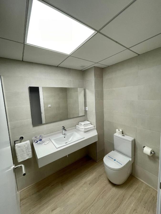 California 1 & 2, Family Only, By Hoteles California Salou Bagian luar foto