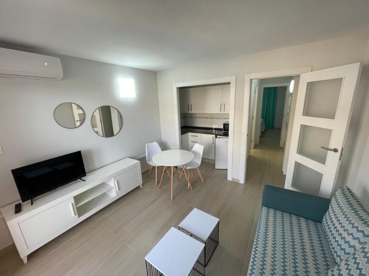 California 1 & 2, Family Only, By Hoteles California Salou Bagian luar foto