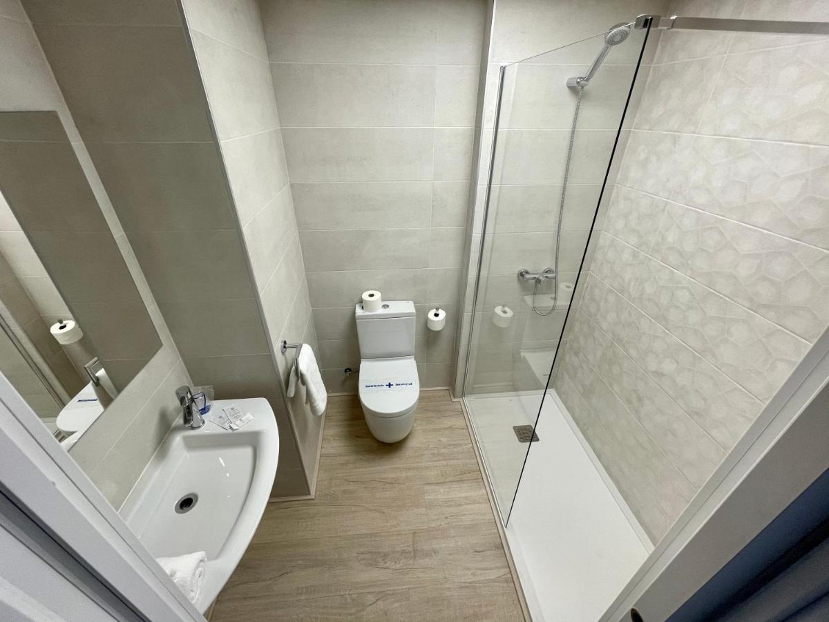 California 1 & 2, Family Only, By Hoteles California Salou Bagian luar foto