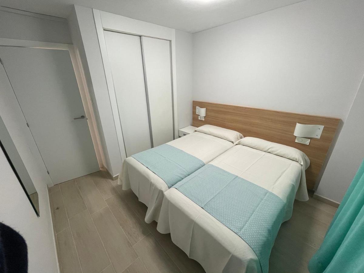 California 1 & 2, Family Only, By Hoteles California Salou Bagian luar foto