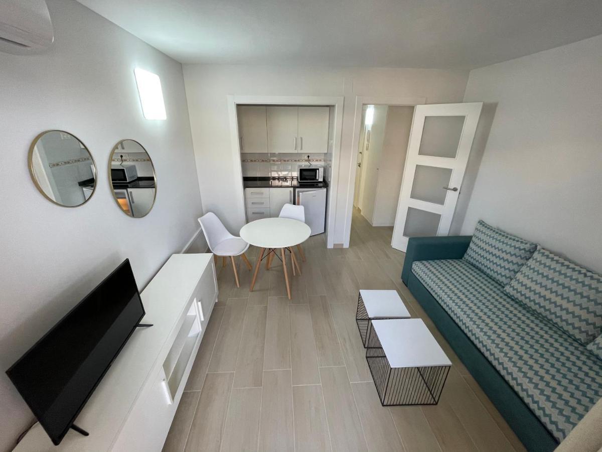 California 1 & 2, Family Only, By Hoteles California Salou Bagian luar foto